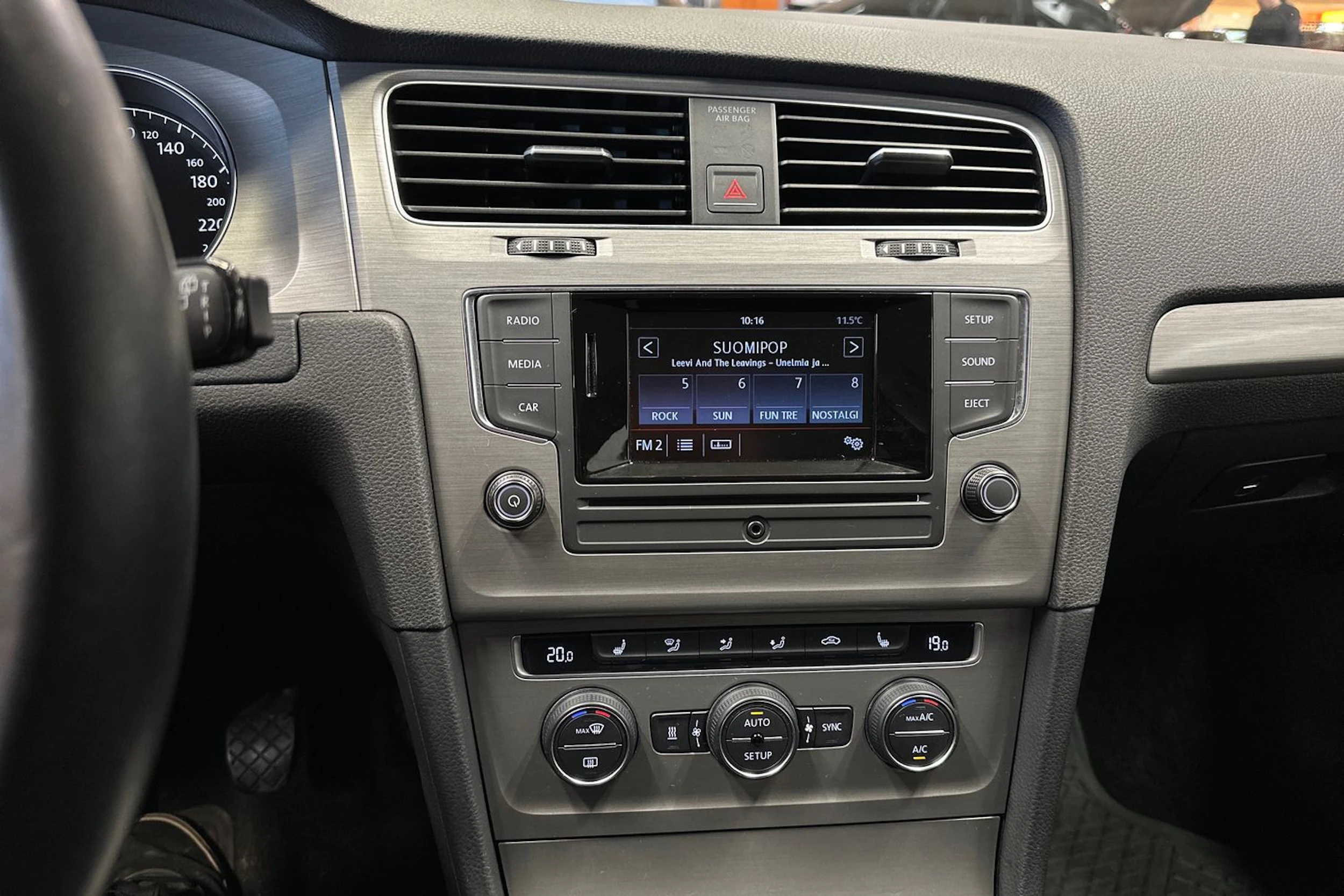 valkoinen Volkswagen Golf 2014 kuva 12.