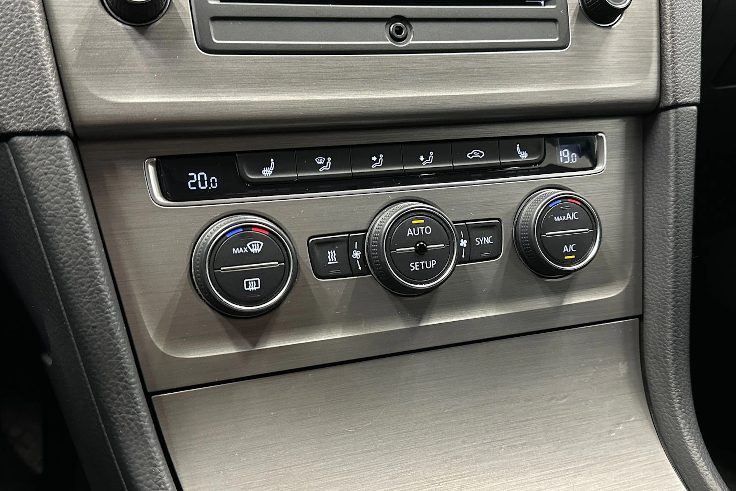 valkoinen Volkswagen Golf 2014 kuva 13.