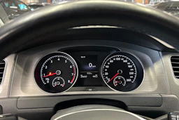 valkoinen Volkswagen Golf 2014 kuva 16.