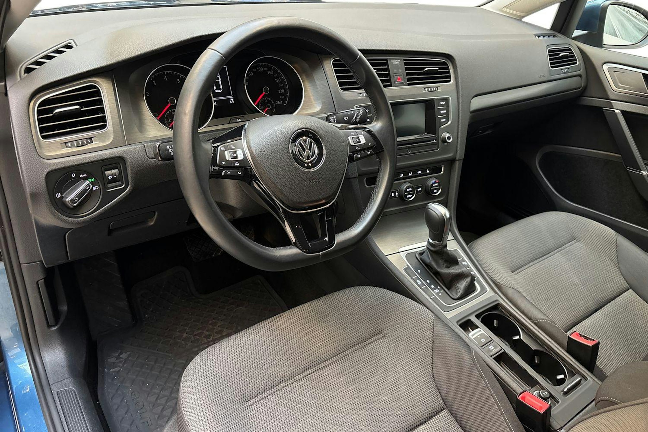 sininen Volkswagen Golf 2014 kuva 7.