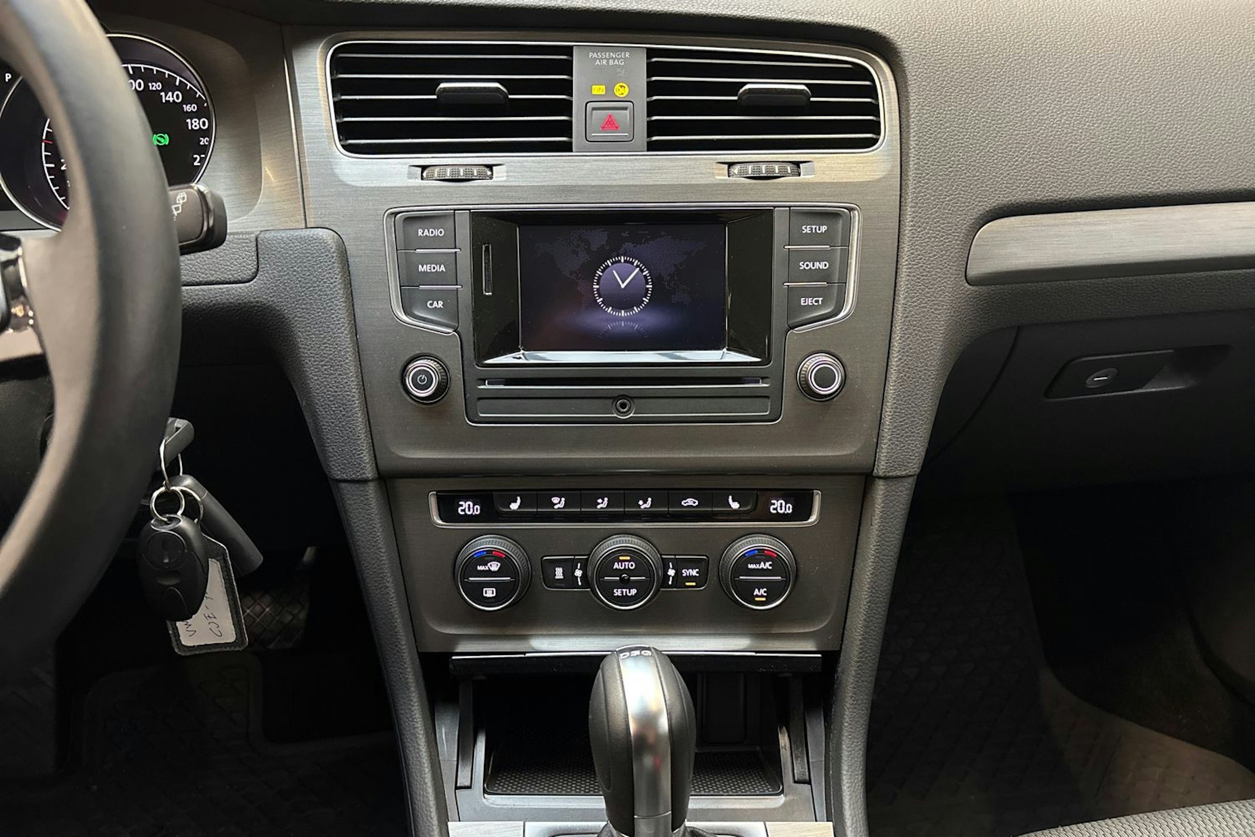 sininen Volkswagen Golf 2014 kuva 19.