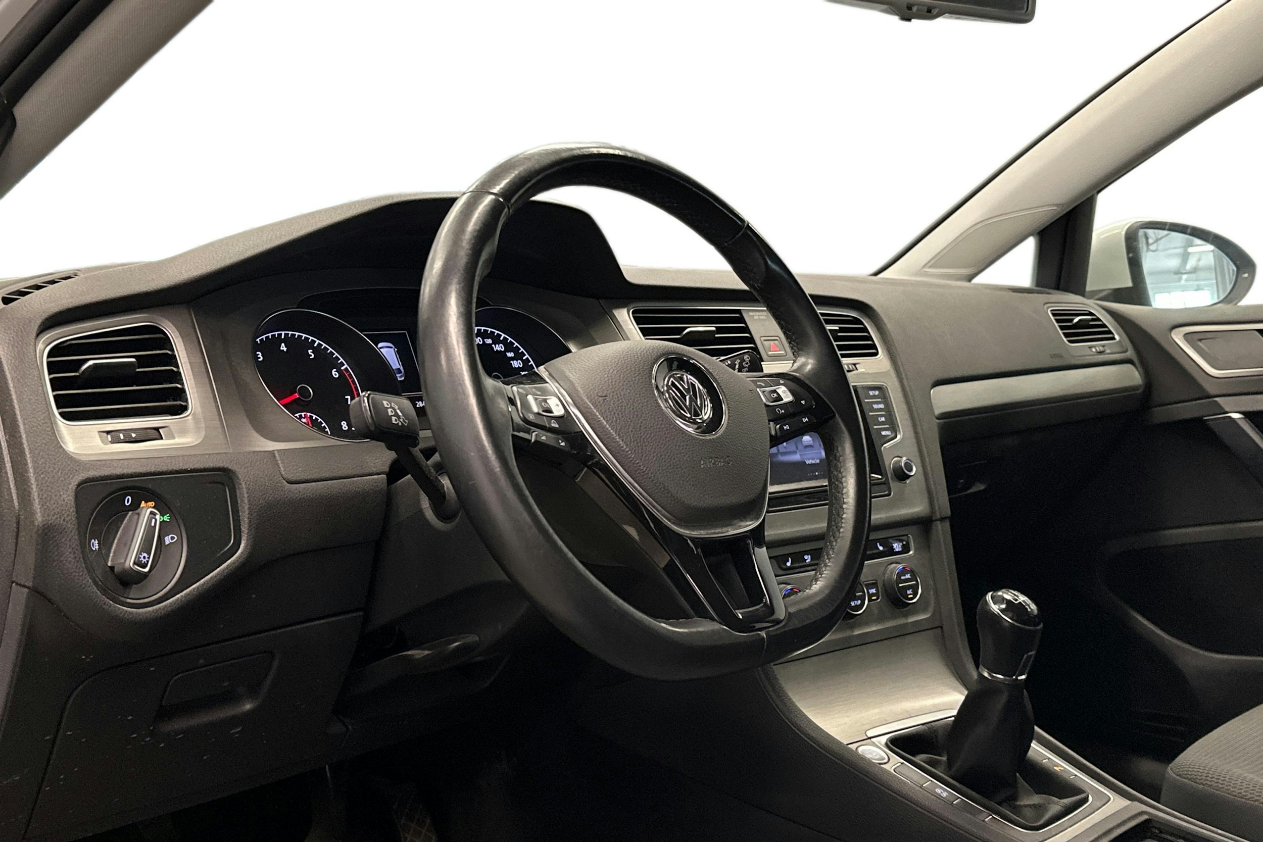 valkoinen Volkswagen Golf 2014 kuva 3.