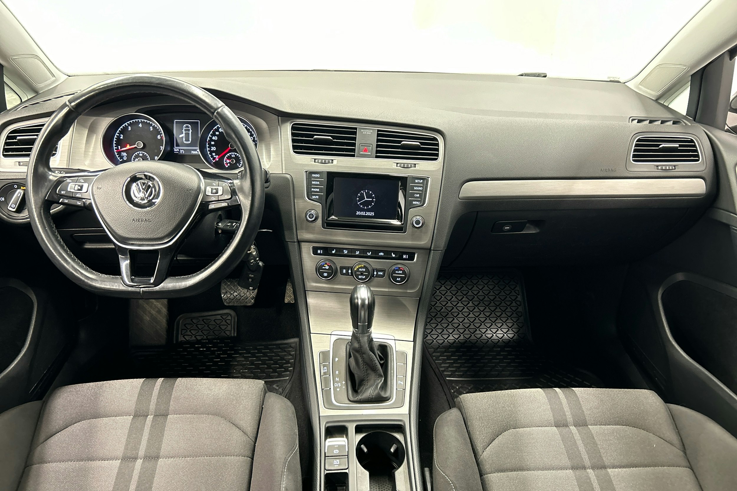 harmaa Volkswagen Golf 2014 kuva 7.