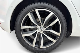 valkoinen Volkswagen Golf 2014 kuva 11.