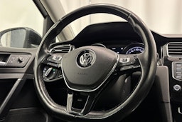 valkoinen Volkswagen Golf 2014 kuva 16.