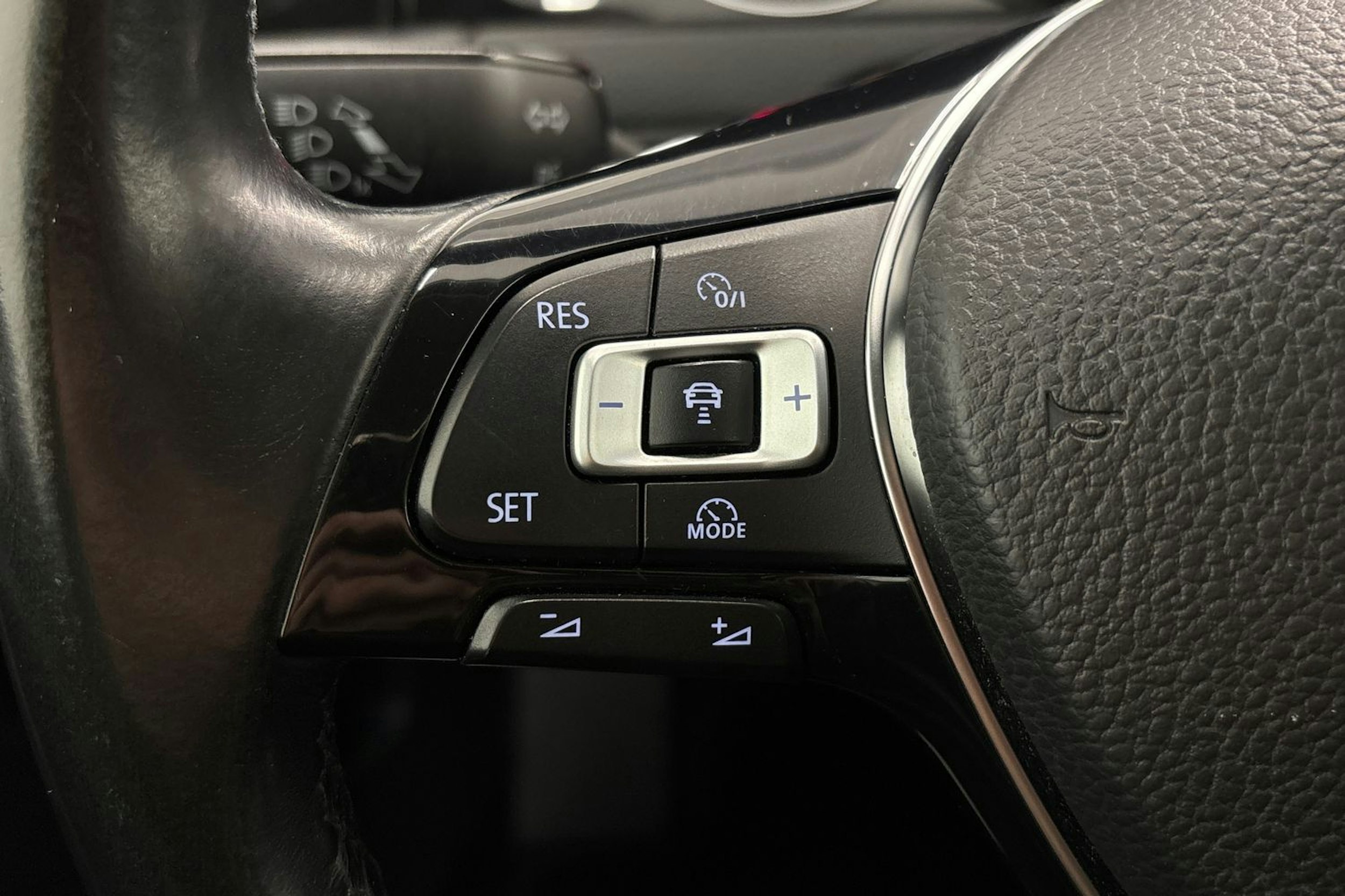 valkoinen Volkswagen Golf 2014 kuva 17.