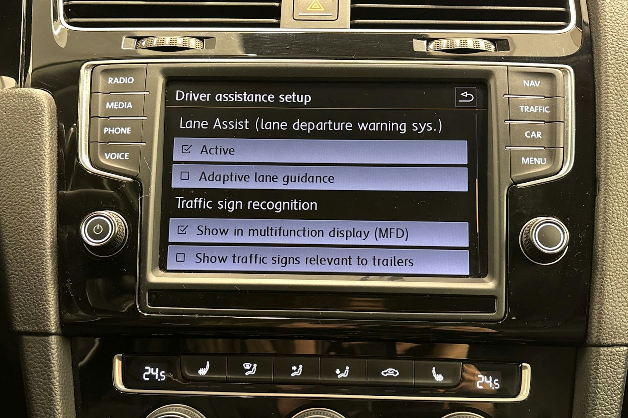 valkoinen Volkswagen Golf 2014 kuva 22.