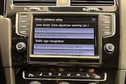 valkoinen Volkswagen Golf 2014 kuva 22.