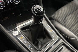 valkoinen Volkswagen Golf 2014 kuva 24.