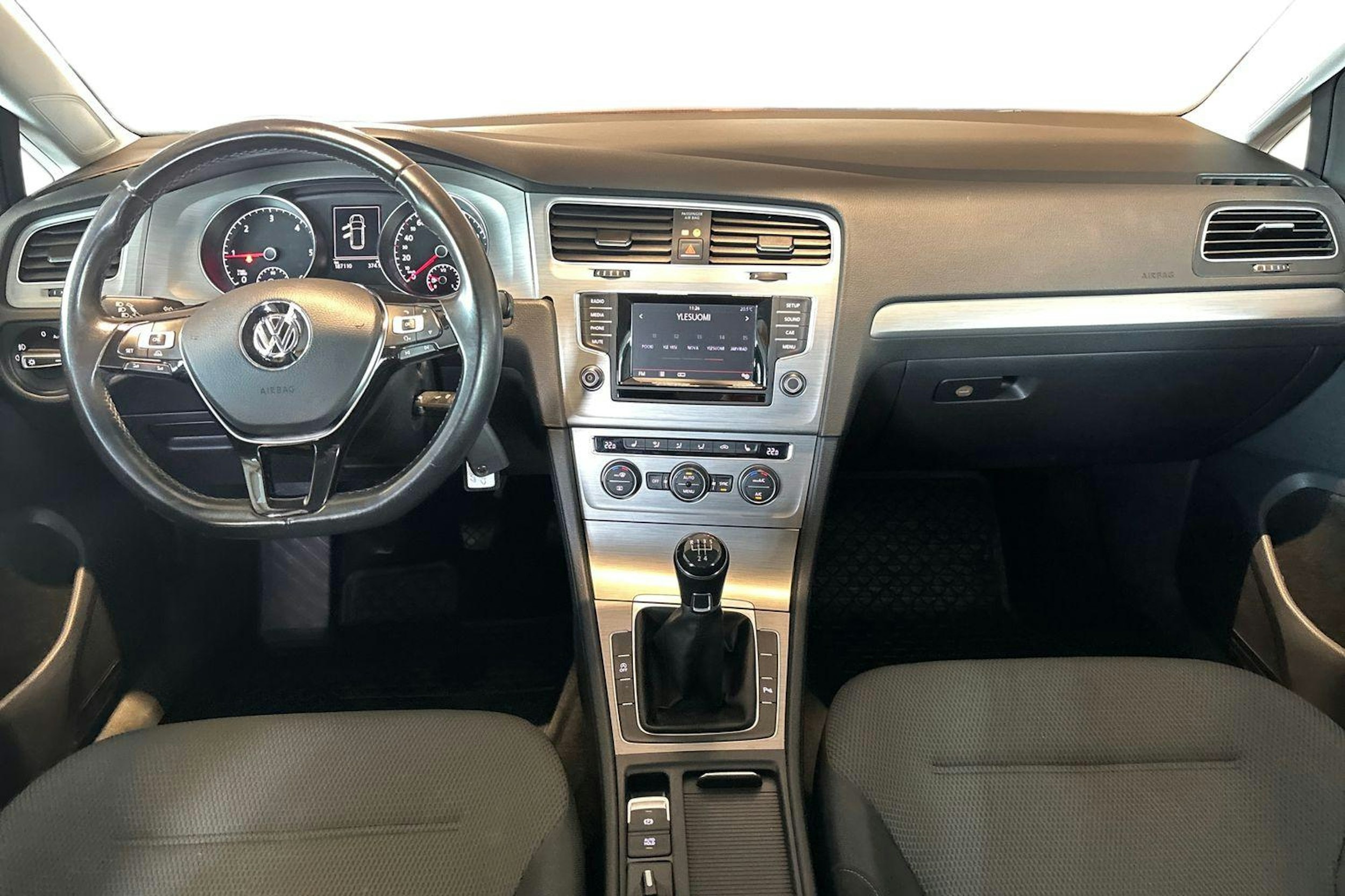 Punainen Volkswagen GOLF 2014 kuva 9.