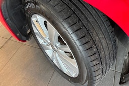 Punainen Volkswagen GOLF 2014 kuva 13.