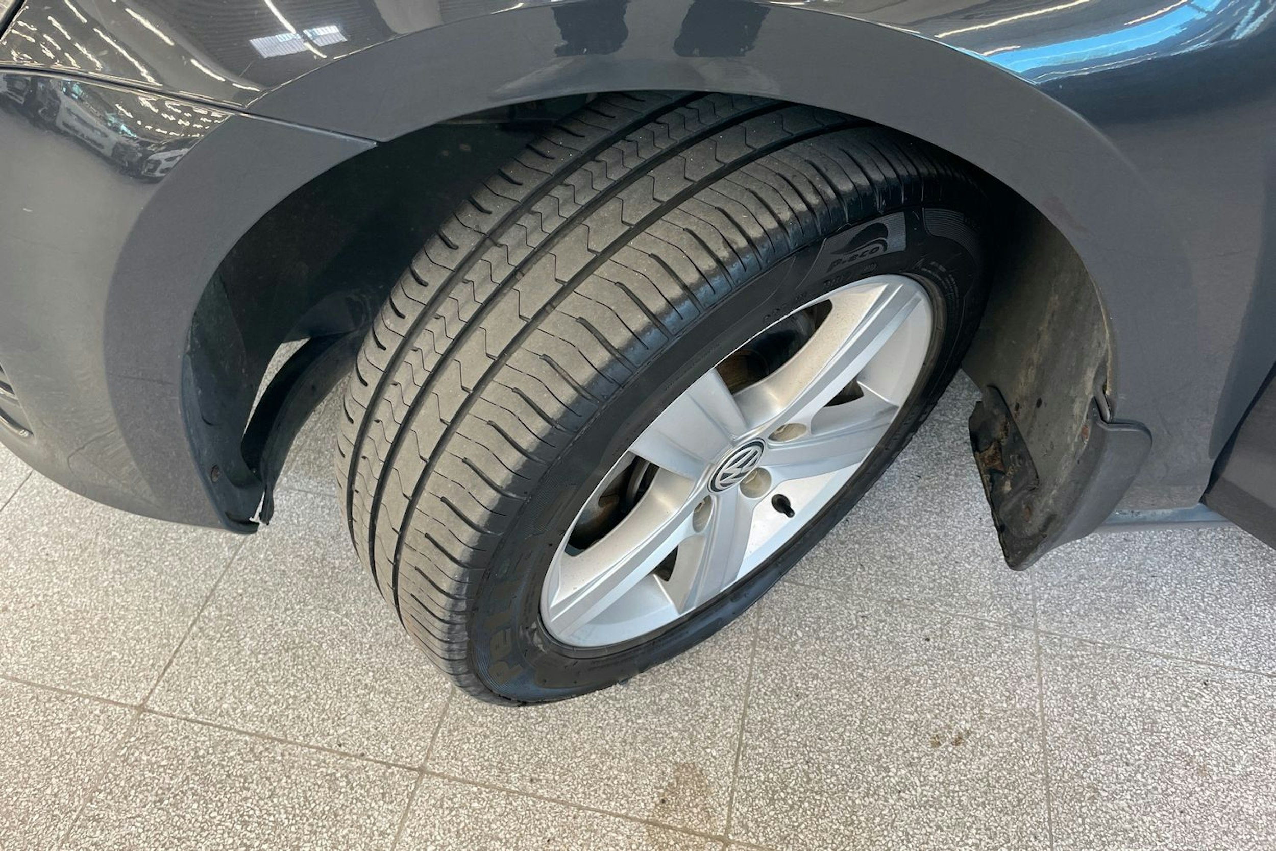 harmaa Volkswagen Golf 2014 kuva 10.