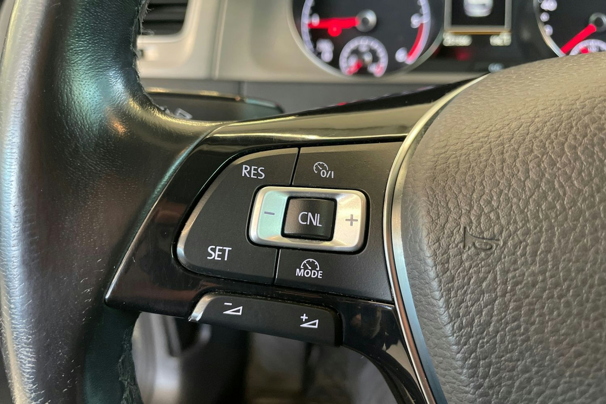 harmaa Volkswagen Golf 2014 kuva 11.