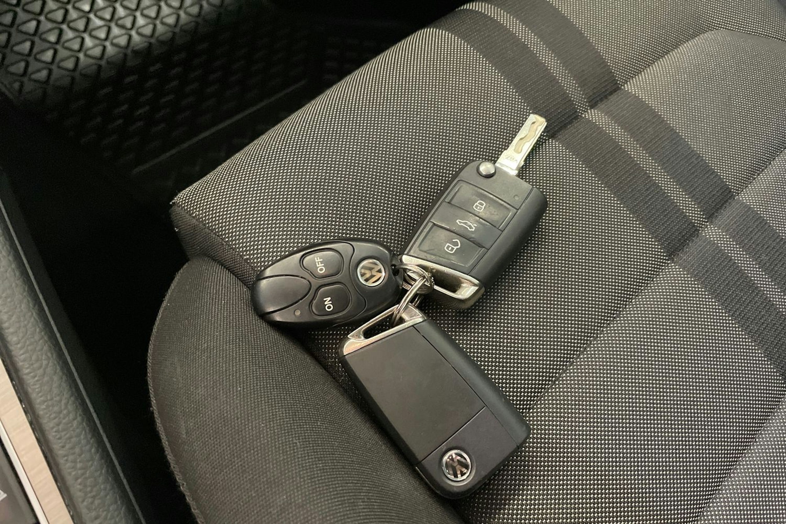 harmaa Volkswagen Golf 2014 kuva 16.