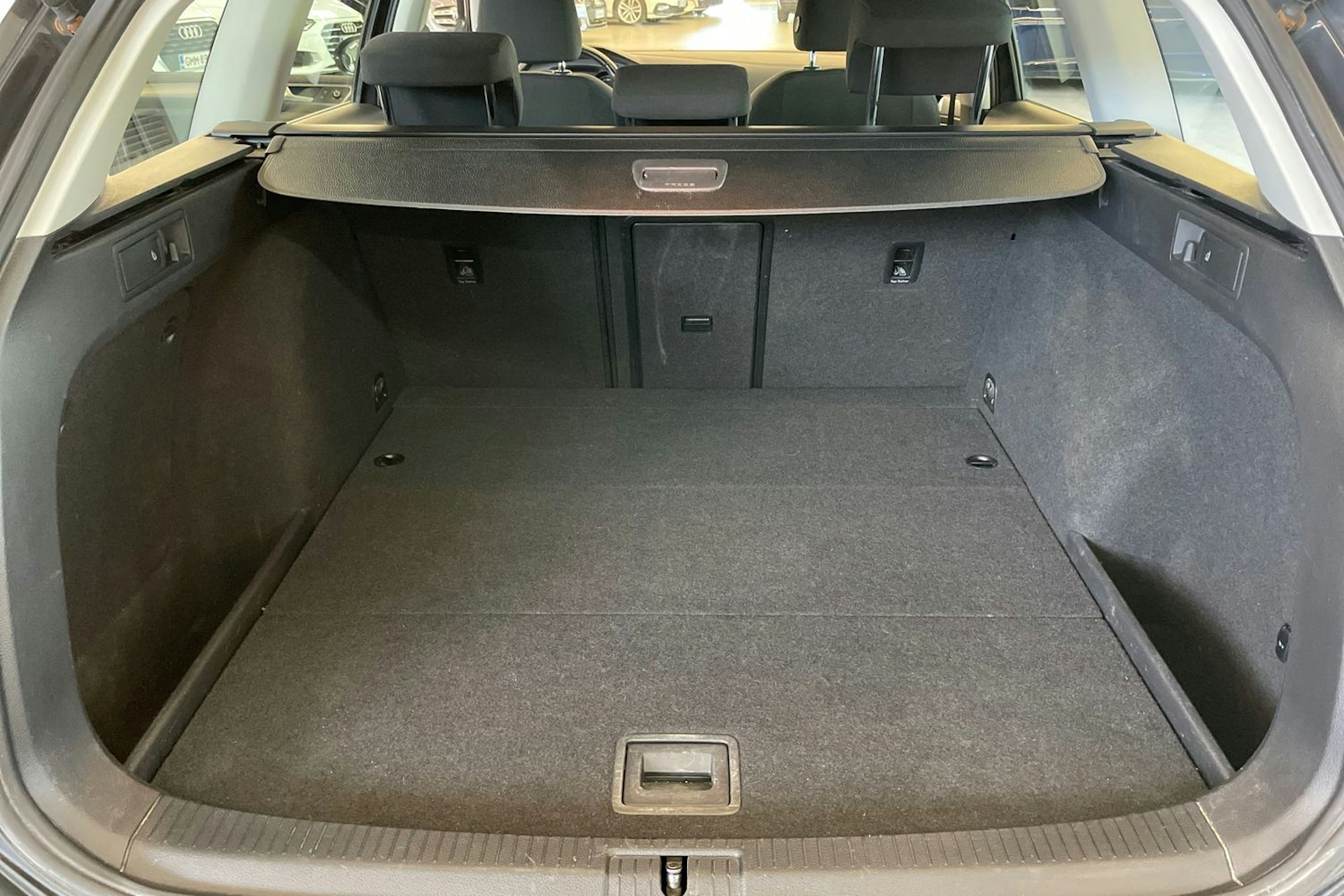 harmaa Volkswagen Golf 2014 kuva 18.
