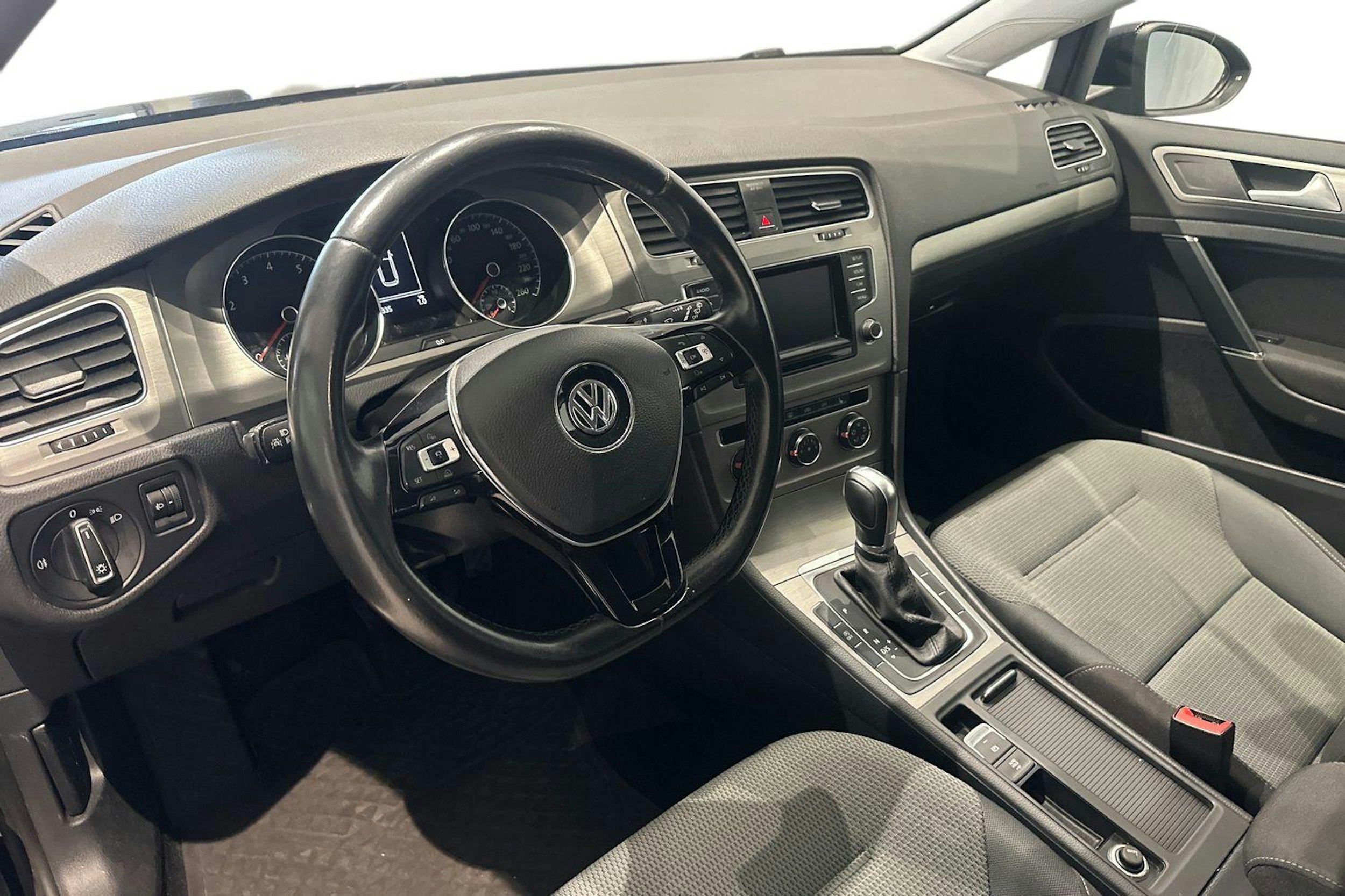 musta Volkswagen Golf 2014 kuva 6.