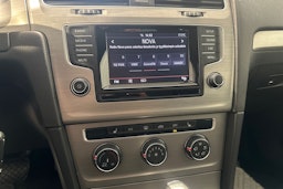 musta Volkswagen Golf 2014 kuva 13.
