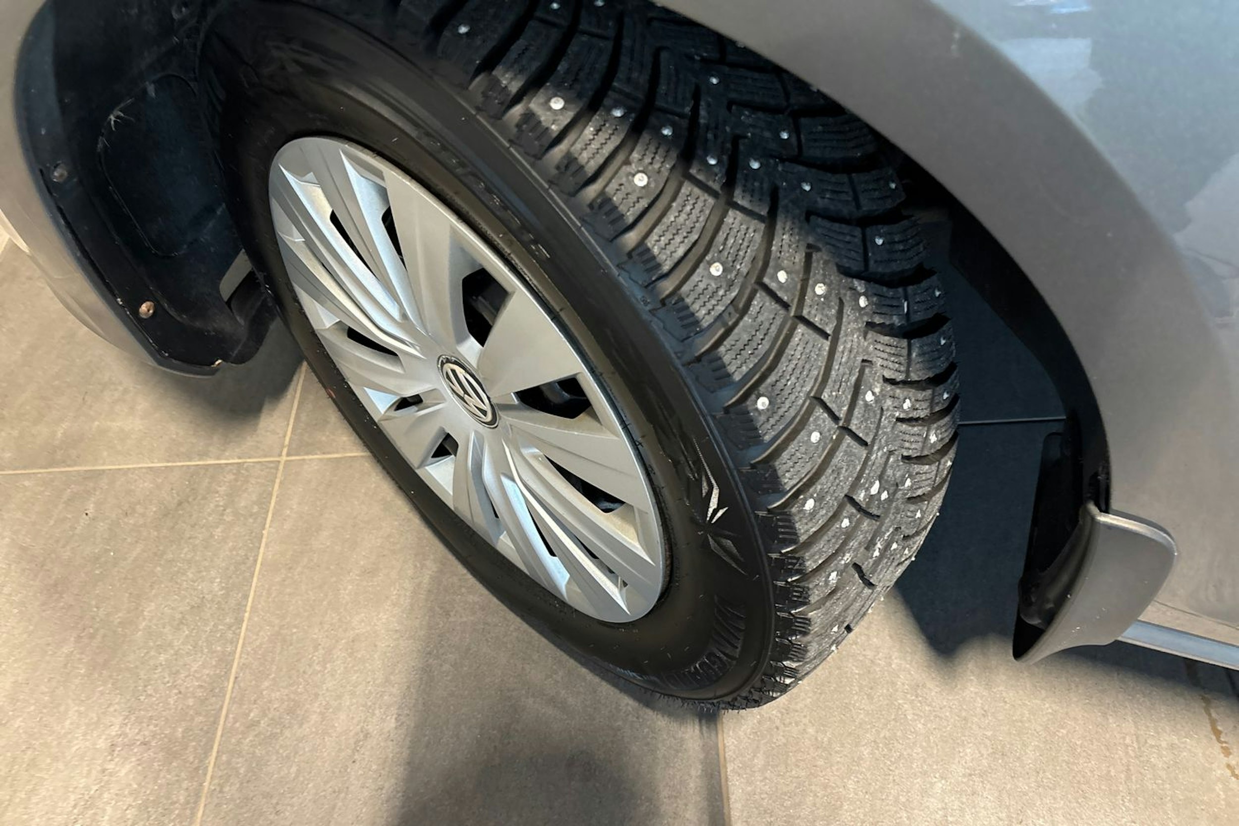 Harmaa Volkswagen GOLF 2014 kuva 10.