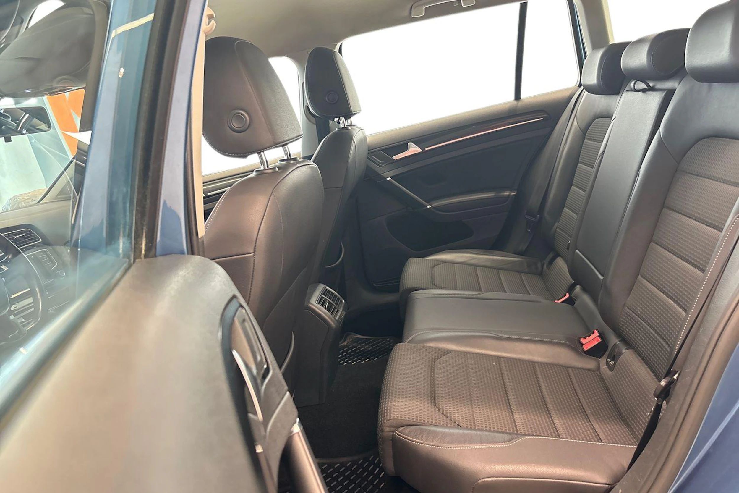 Sininen Volkswagen GOLF 2014 kuva 11.