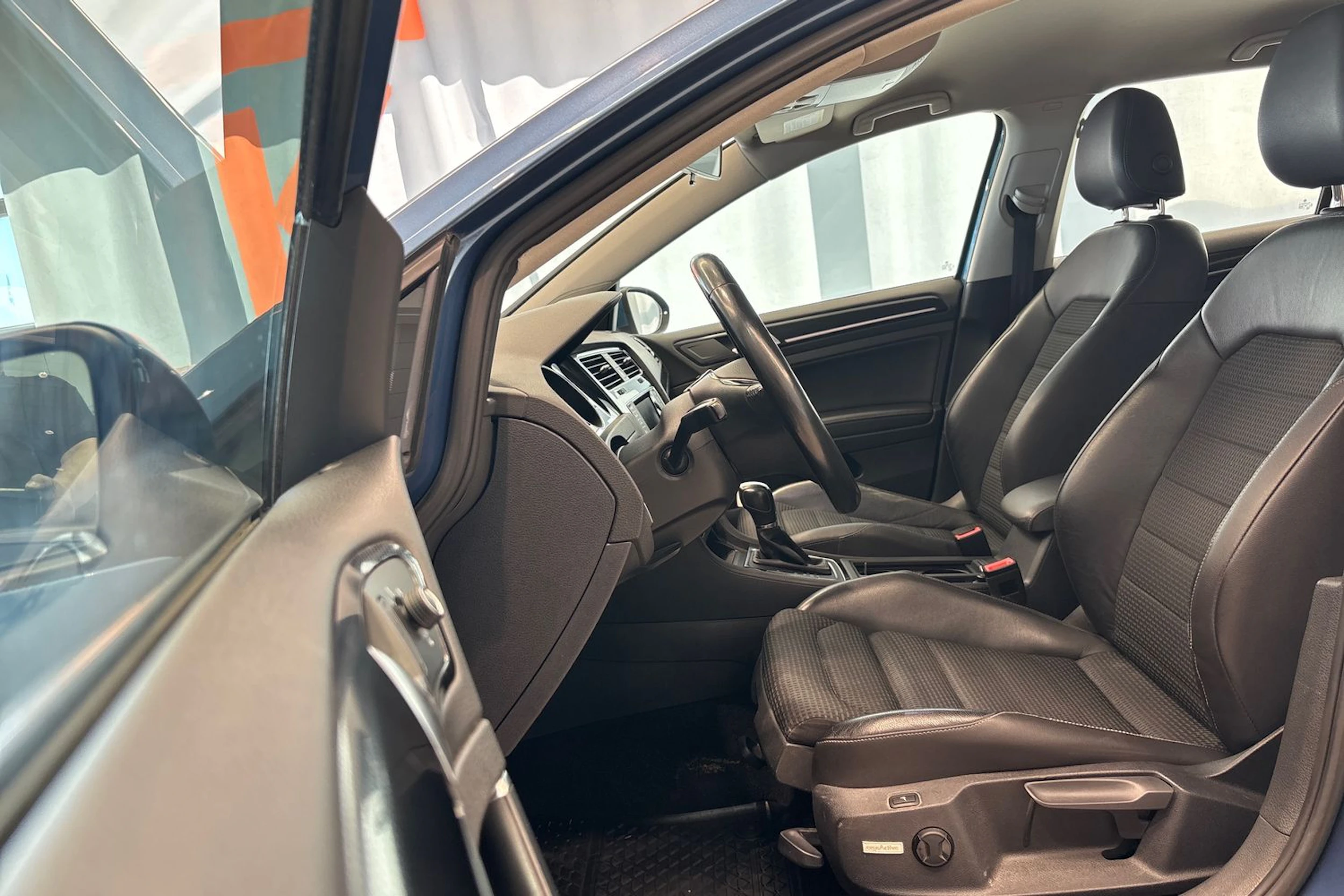 Sininen Volkswagen GOLF 2014 kuva 15.