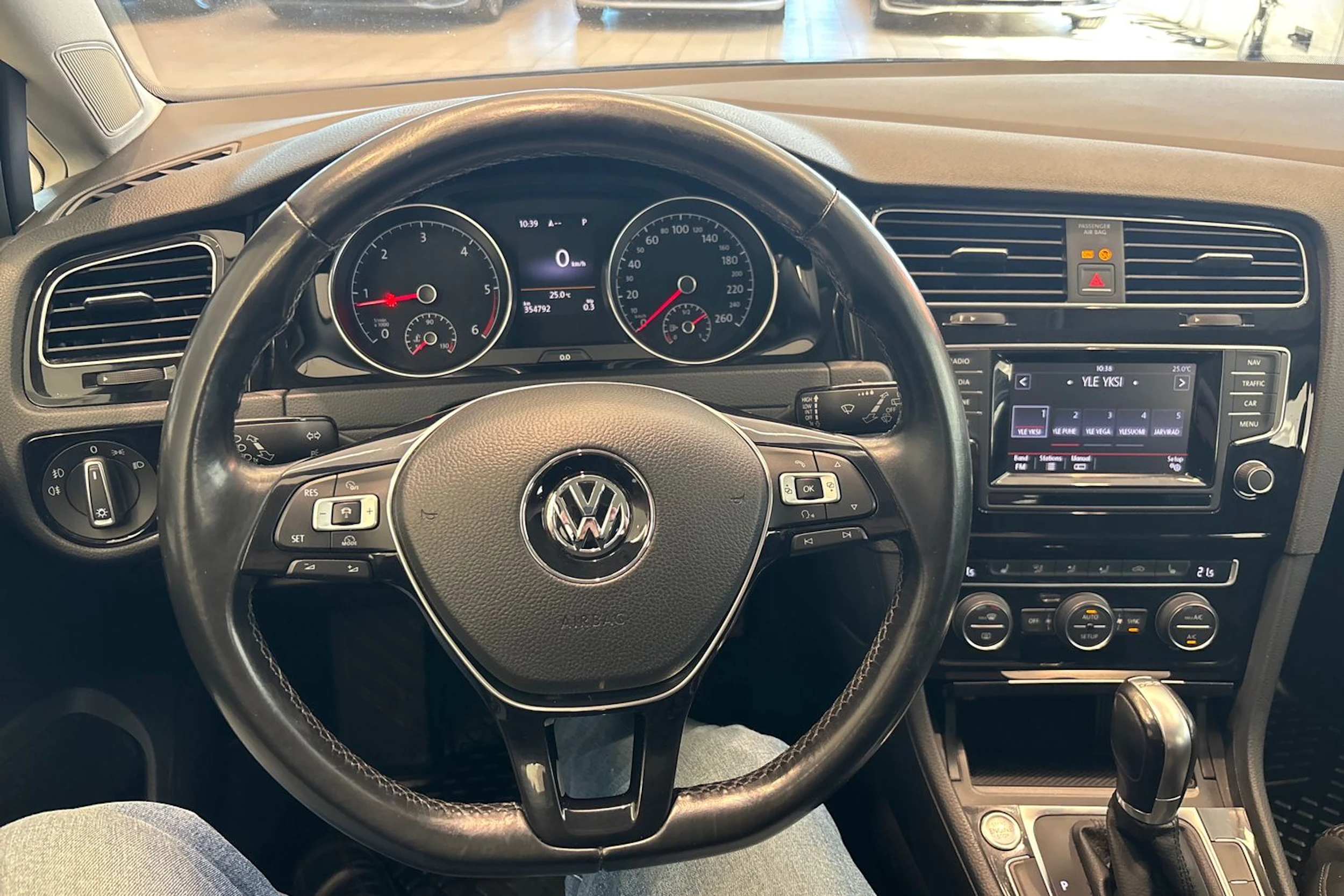 Sininen Volkswagen GOLF 2014 kuva 16.
