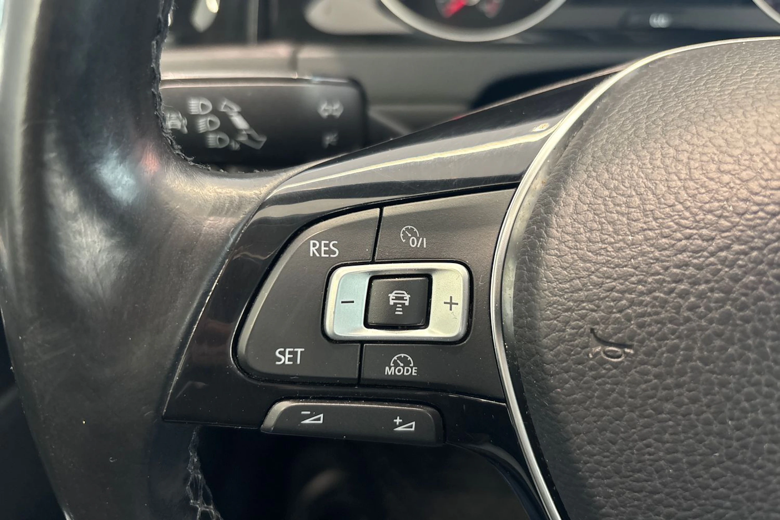 Sininen Volkswagen GOLF 2014 kuva 18.
