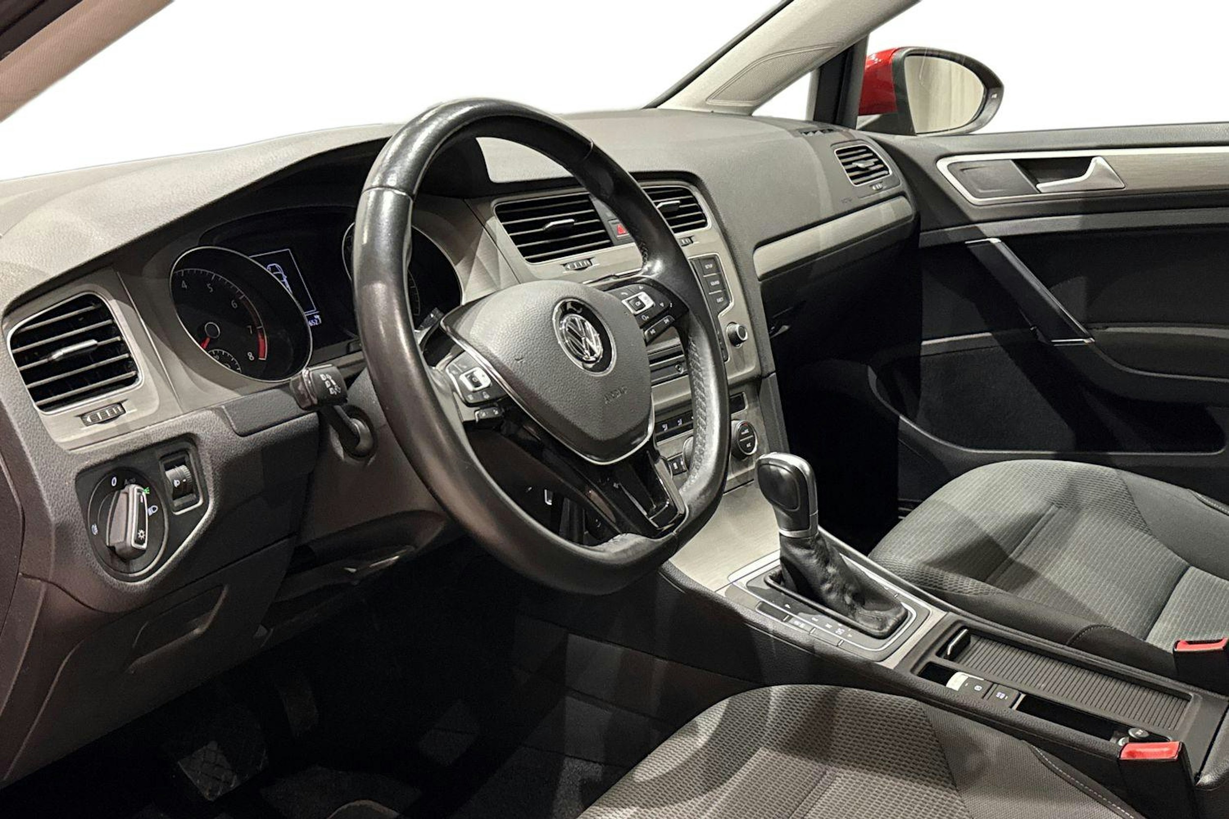 punainen Volkswagen Golf 2015 kuva 7.