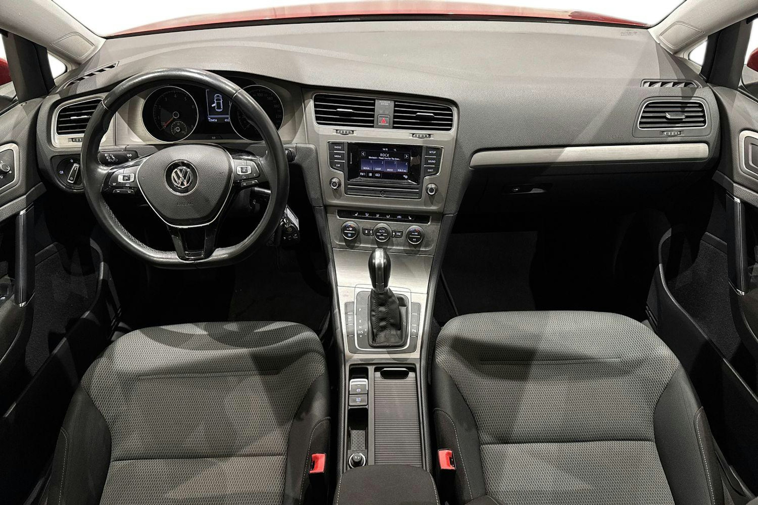 punainen Volkswagen Golf 2015 kuva 9.