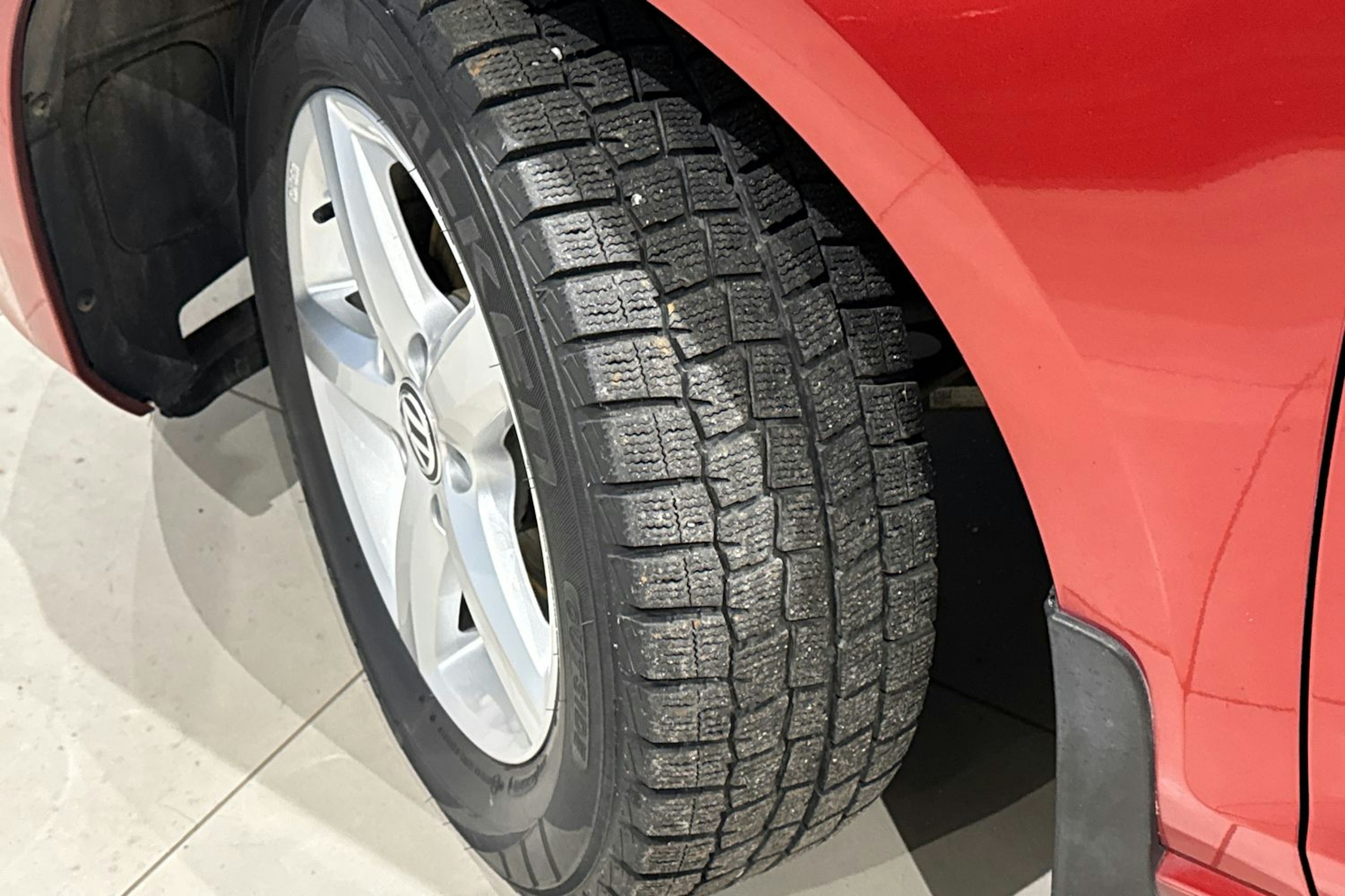 punainen Volkswagen Golf 2015 kuva 13.