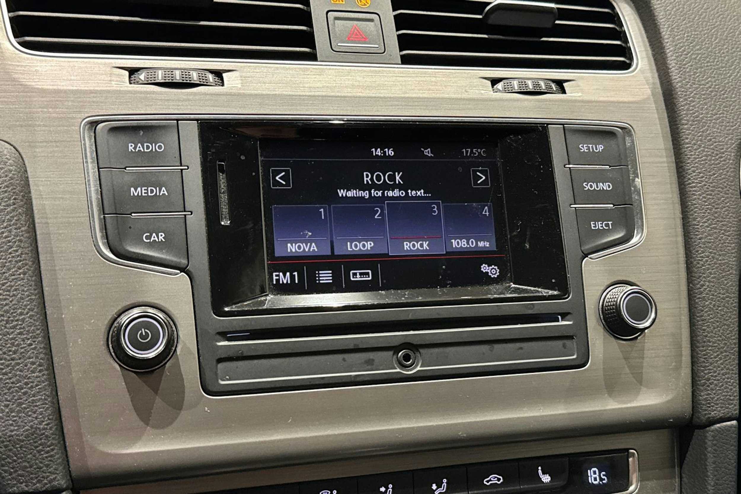 punainen Volkswagen Golf 2015 kuva 18.