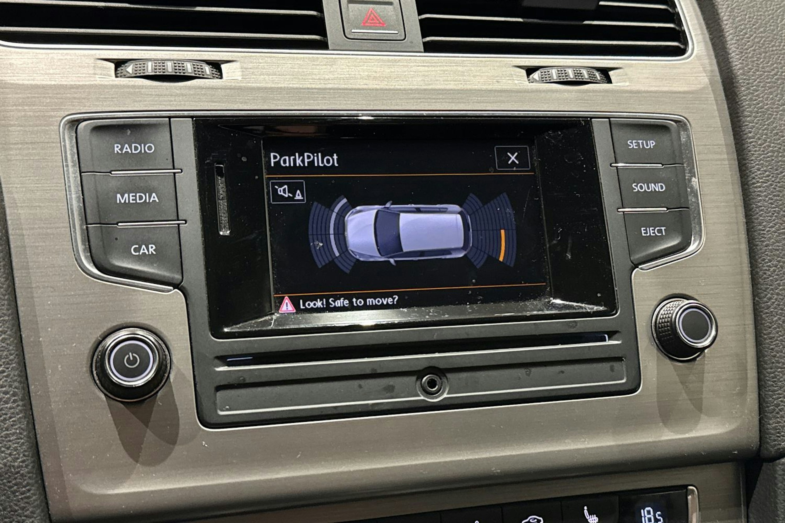 punainen Volkswagen Golf 2015 kuva 19.