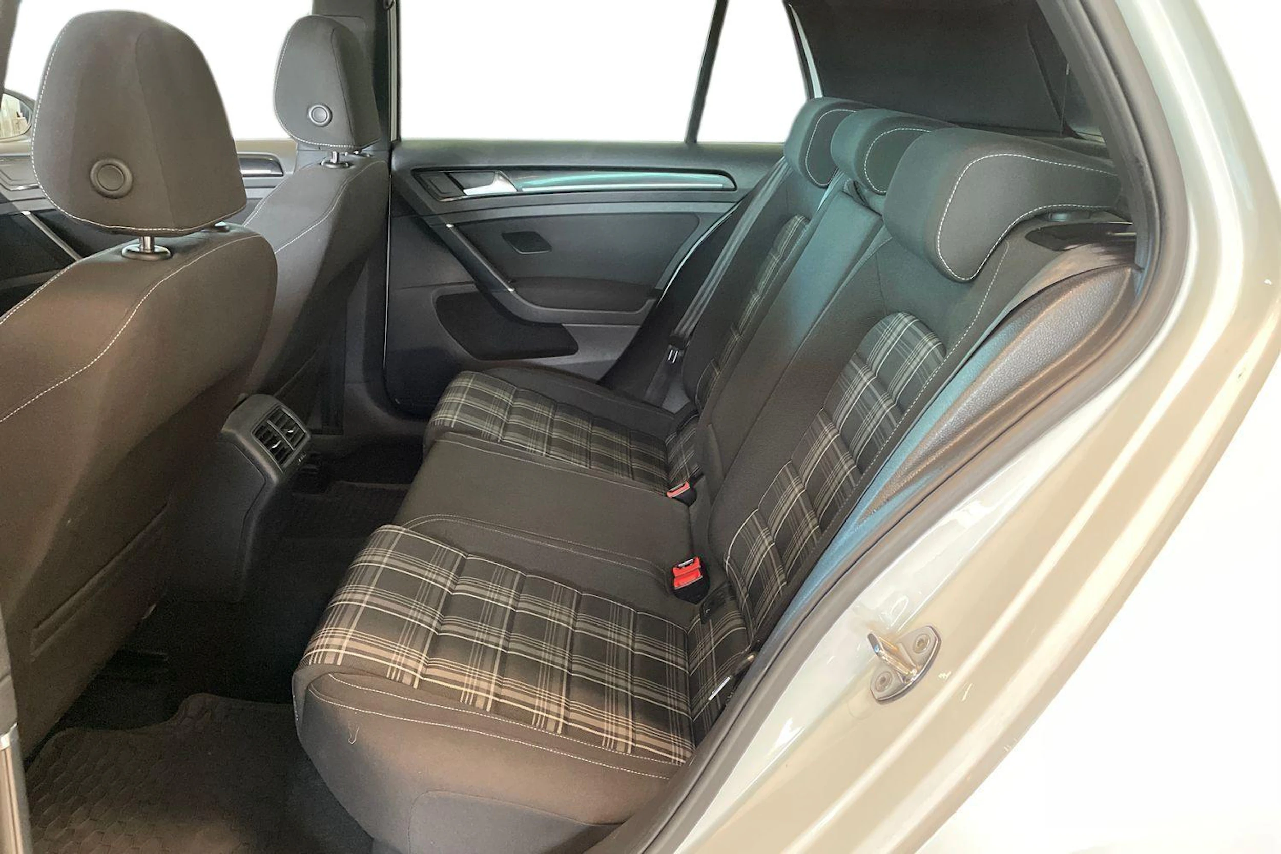 valkoinen Volkswagen Golf 2014 kuva 8.