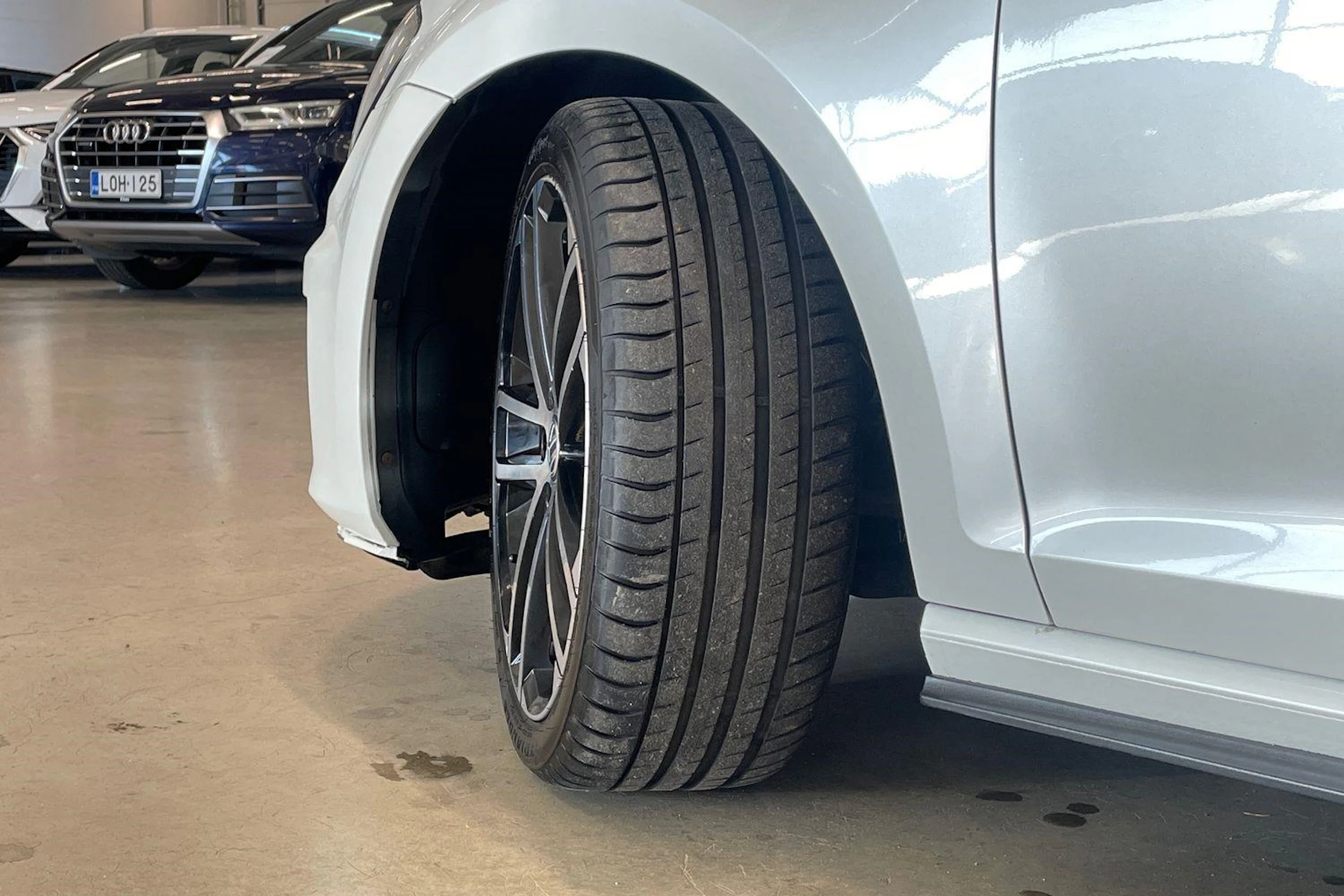 valkoinen Volkswagen Golf 2014 kuva 10.