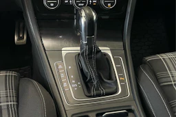 valkoinen Volkswagen Golf 2014 kuva 20.