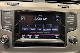 sininen Volkswagen Golf 2014 kuva 20.