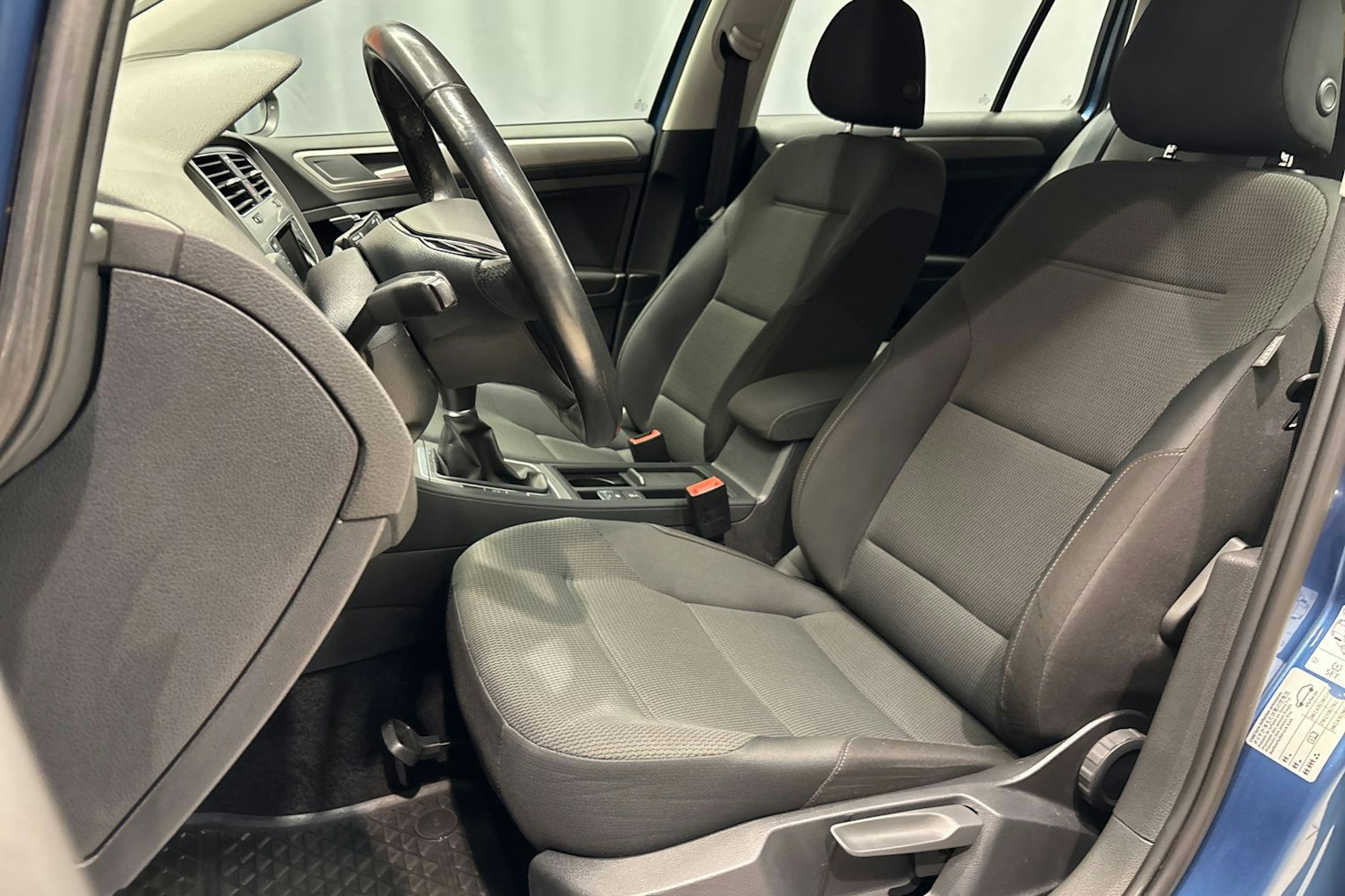 sininen Volkswagen Golf 2014 kuva 25.