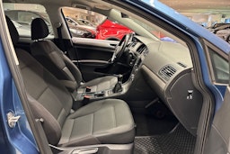 sininen Volkswagen Golf 2014 kuva 26.