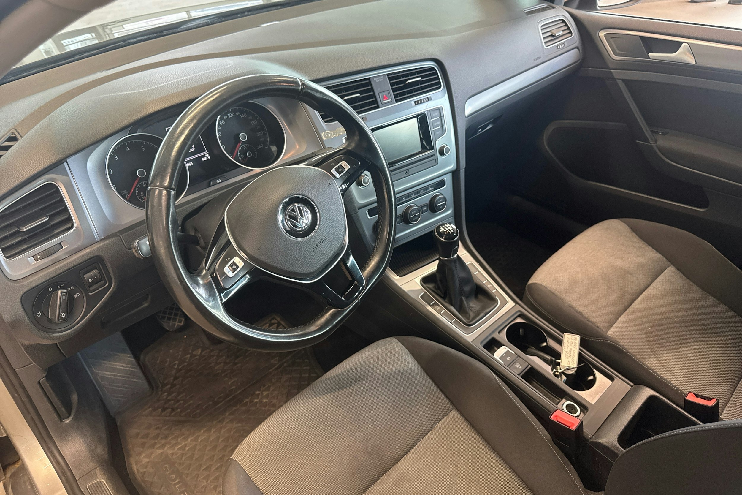 harmaa Volkswagen Golf 2014 kuva 6.