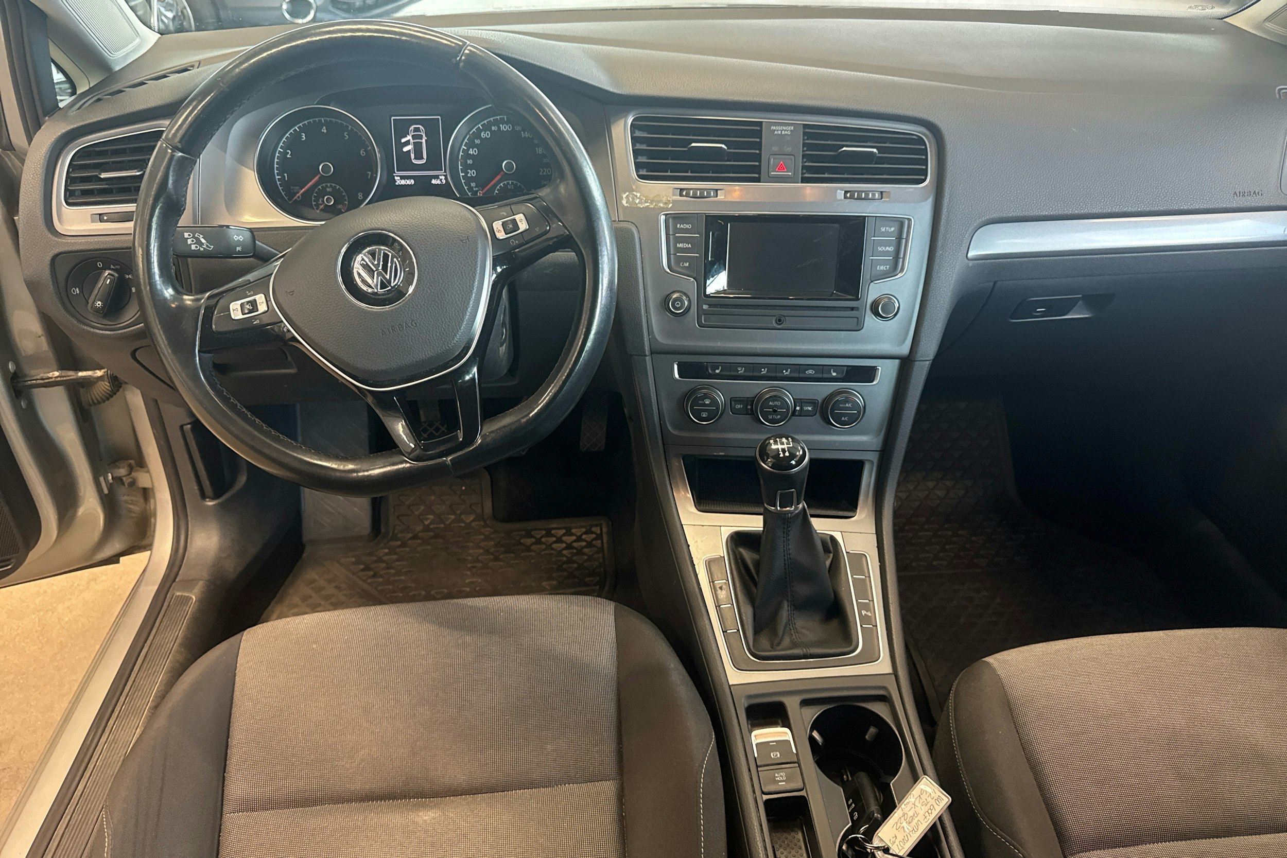 harmaa Volkswagen Golf 2014 kuva 7.