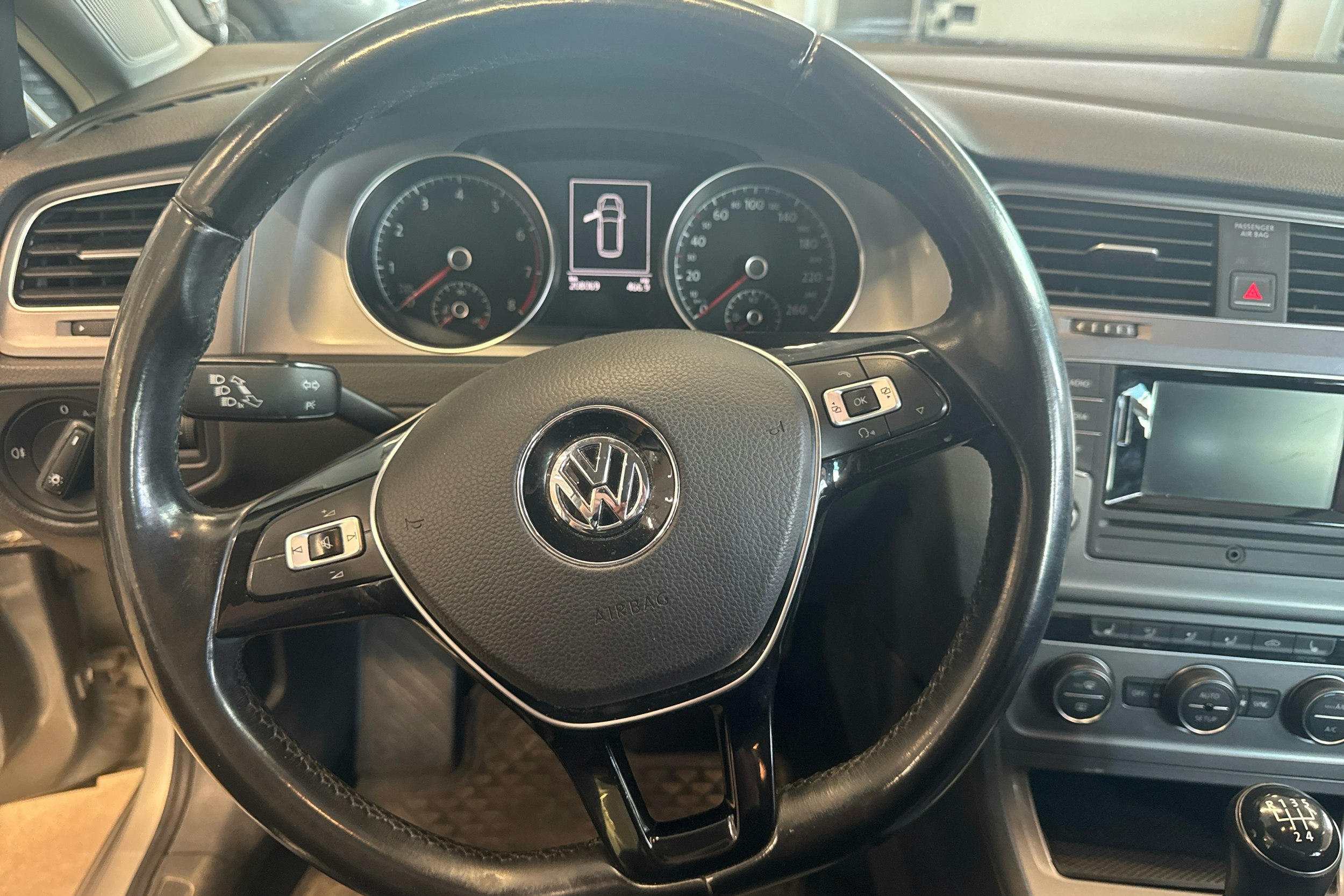 harmaa Volkswagen Golf 2014 kuva 11.