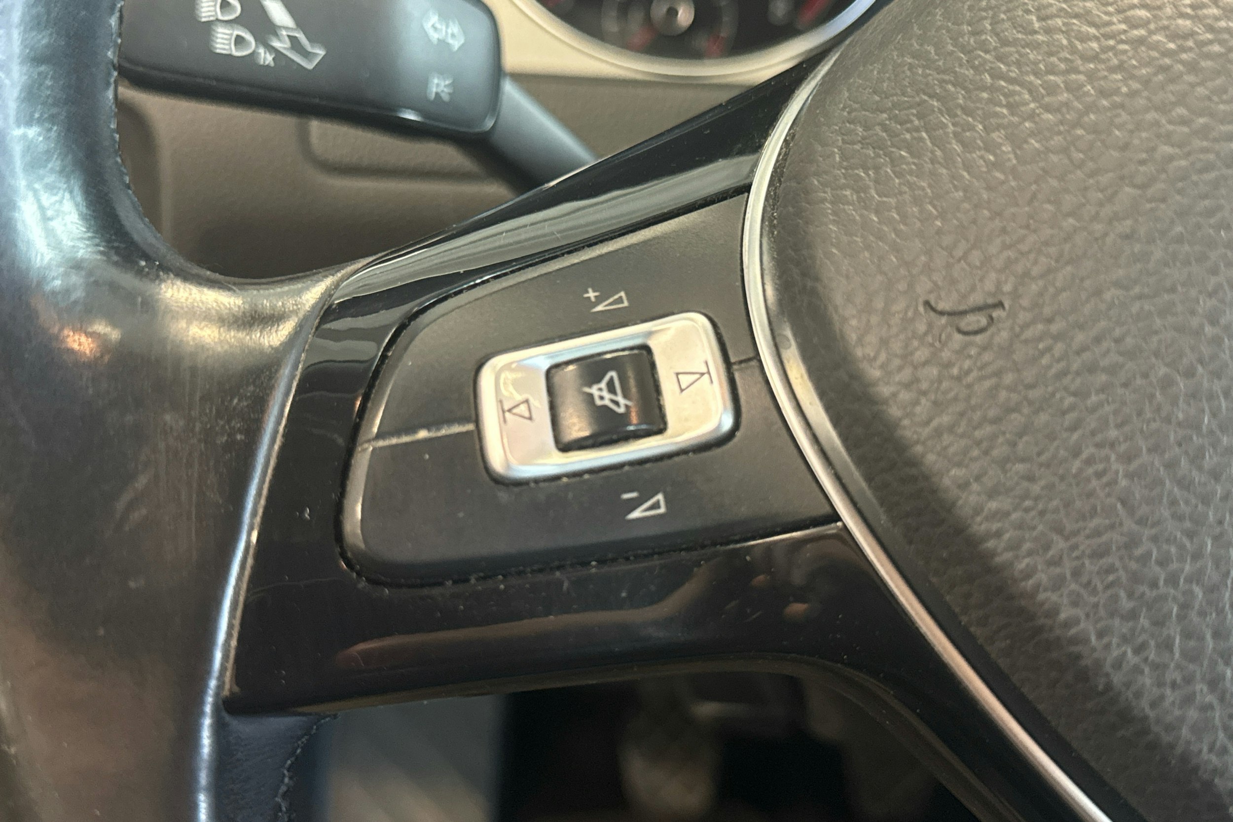 harmaa Volkswagen Golf 2014 kuva 12.