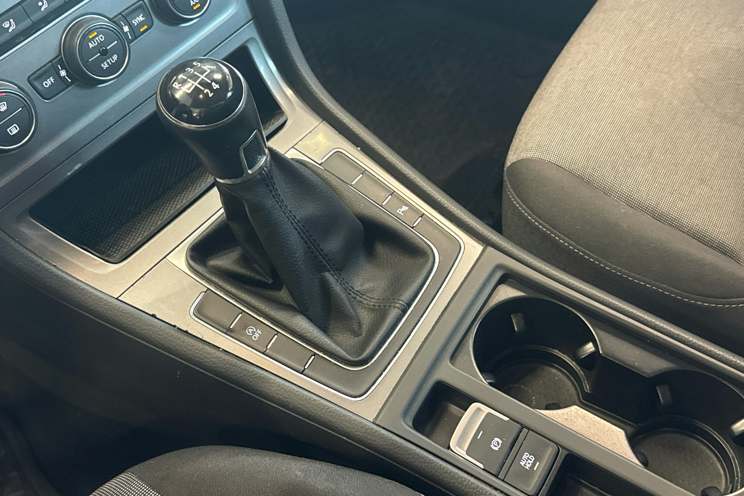 harmaa Volkswagen Golf 2014 kuva 15.