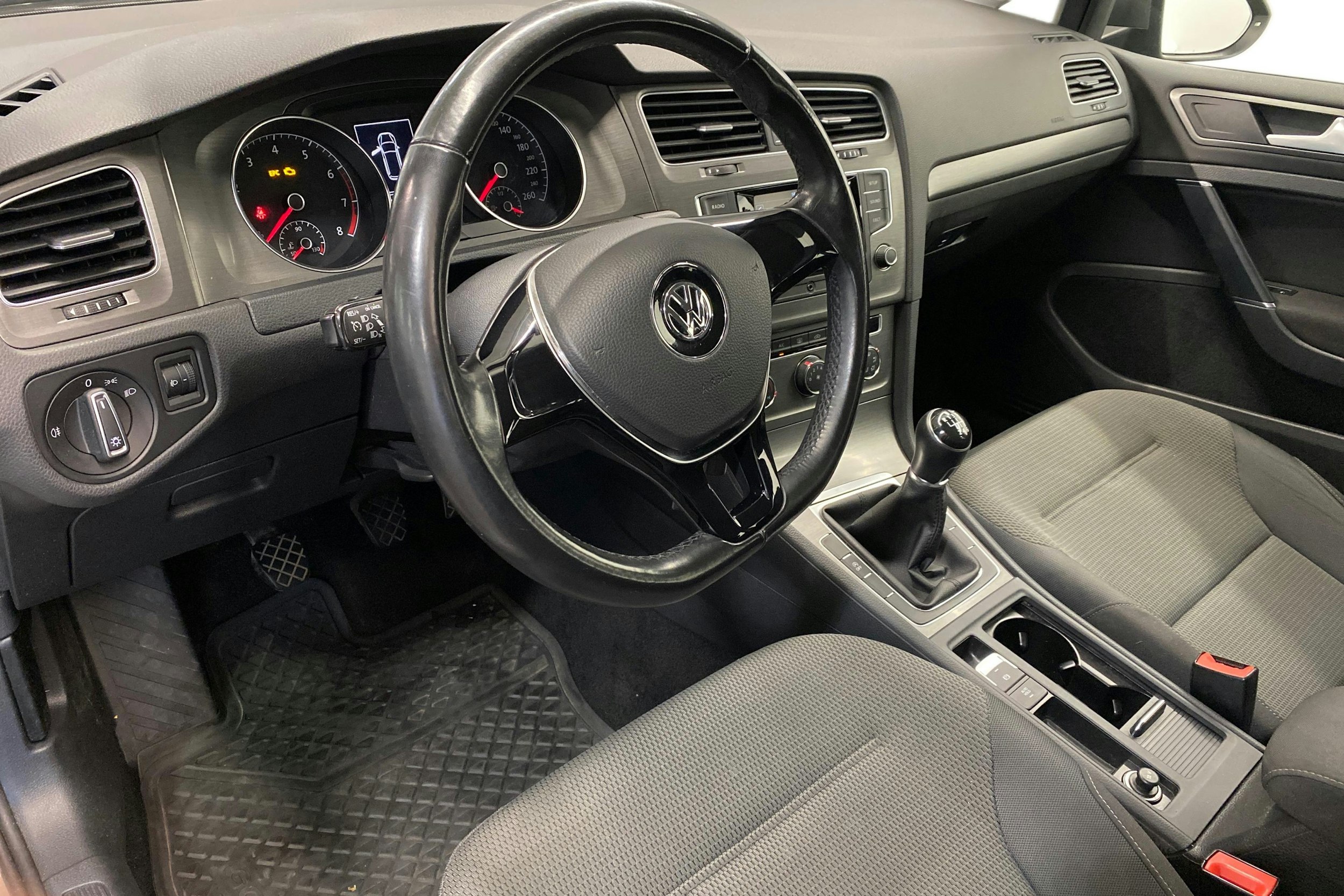 harmaa Volkswagen Golf 2014 kuva 7.