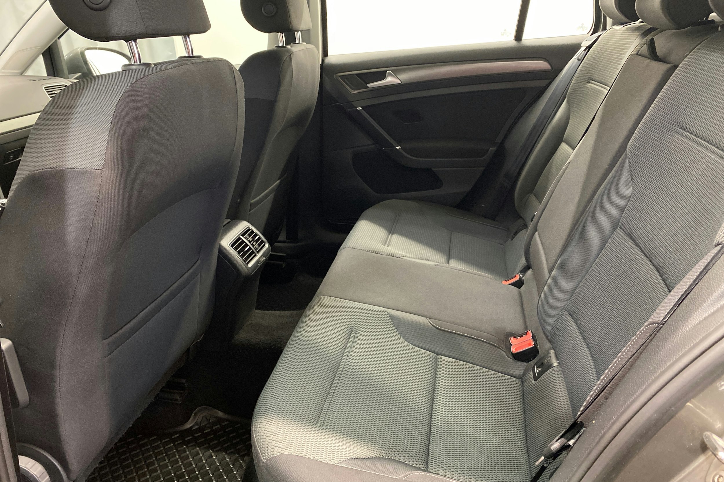 harmaa Volkswagen Golf 2014 kuva 26.