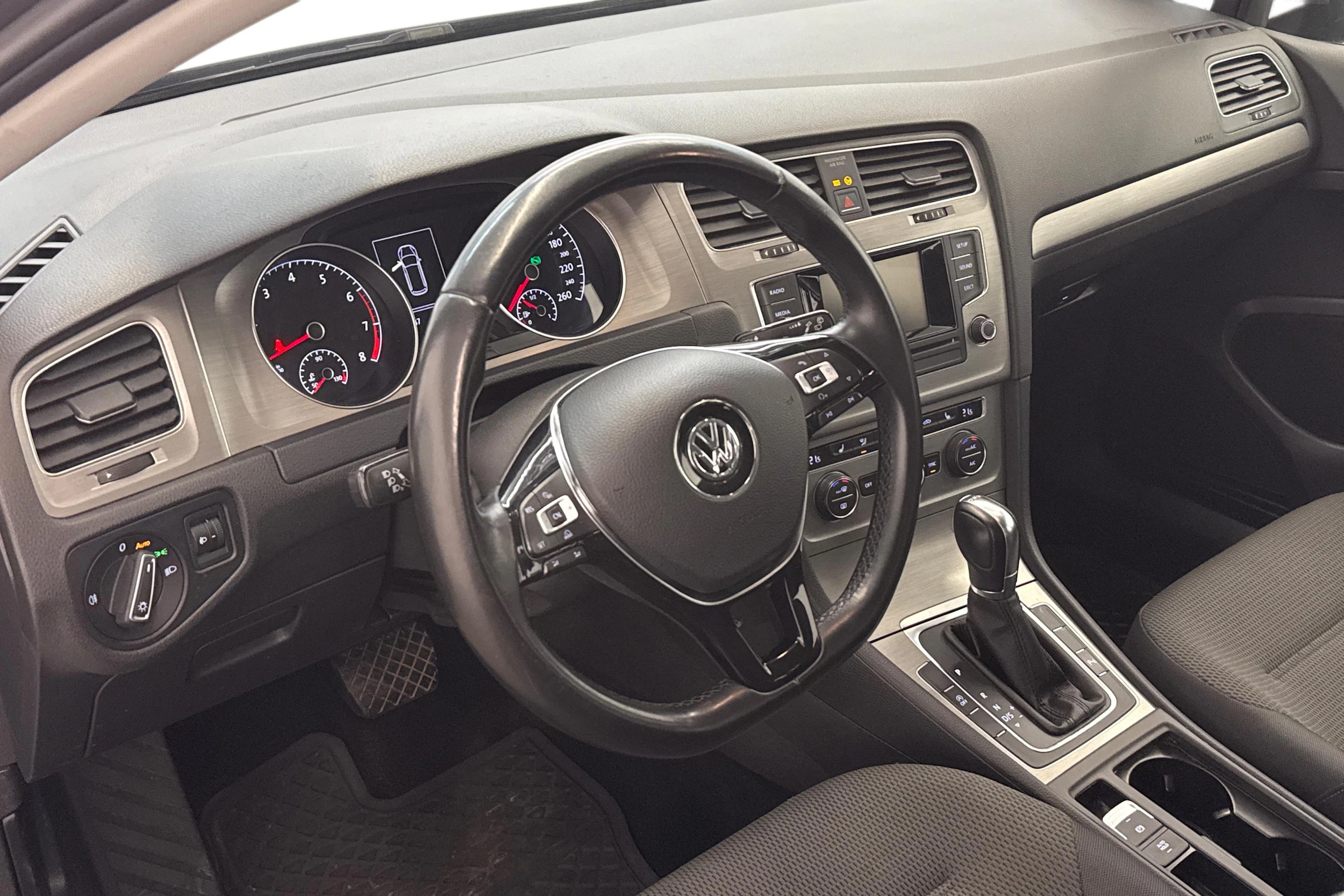 Harmaa Volkswagen GOLF 2014 kuva 8.