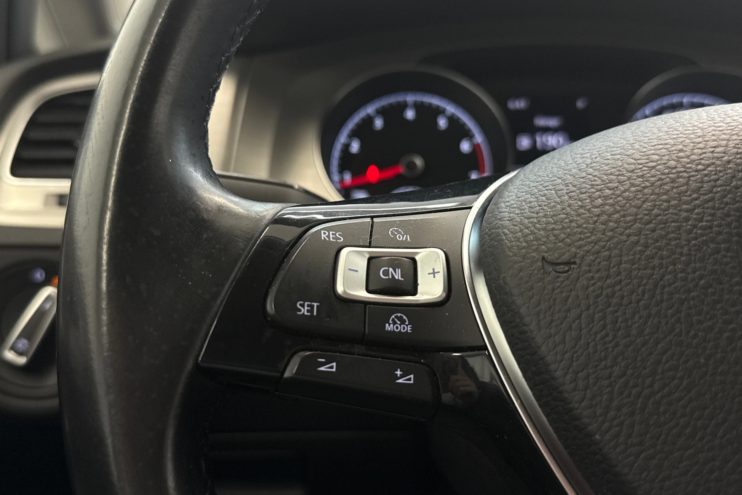 Harmaa Volkswagen GOLF 2014 kuva 17.