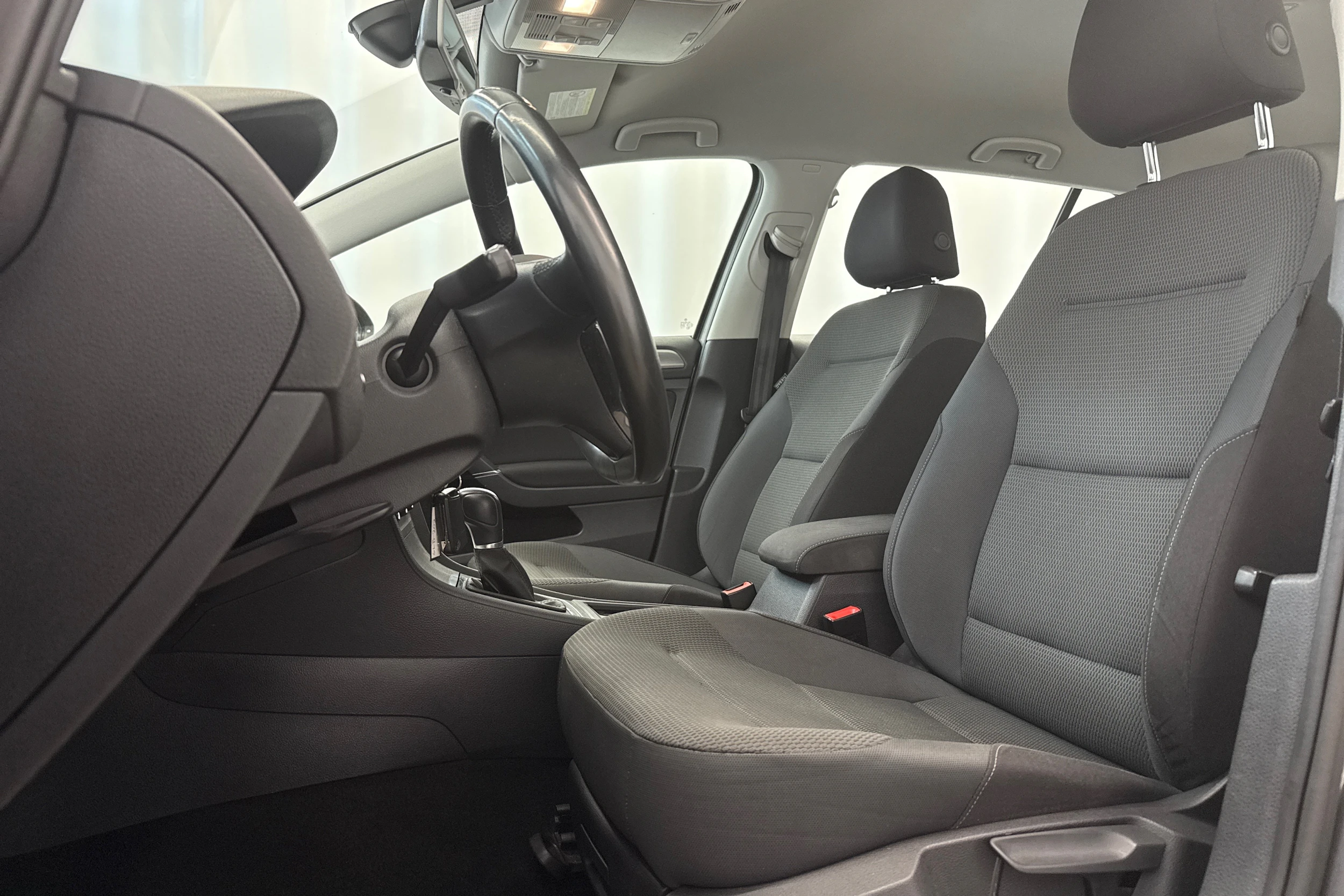 Harmaa Volkswagen GOLF 2014 kuva 24.