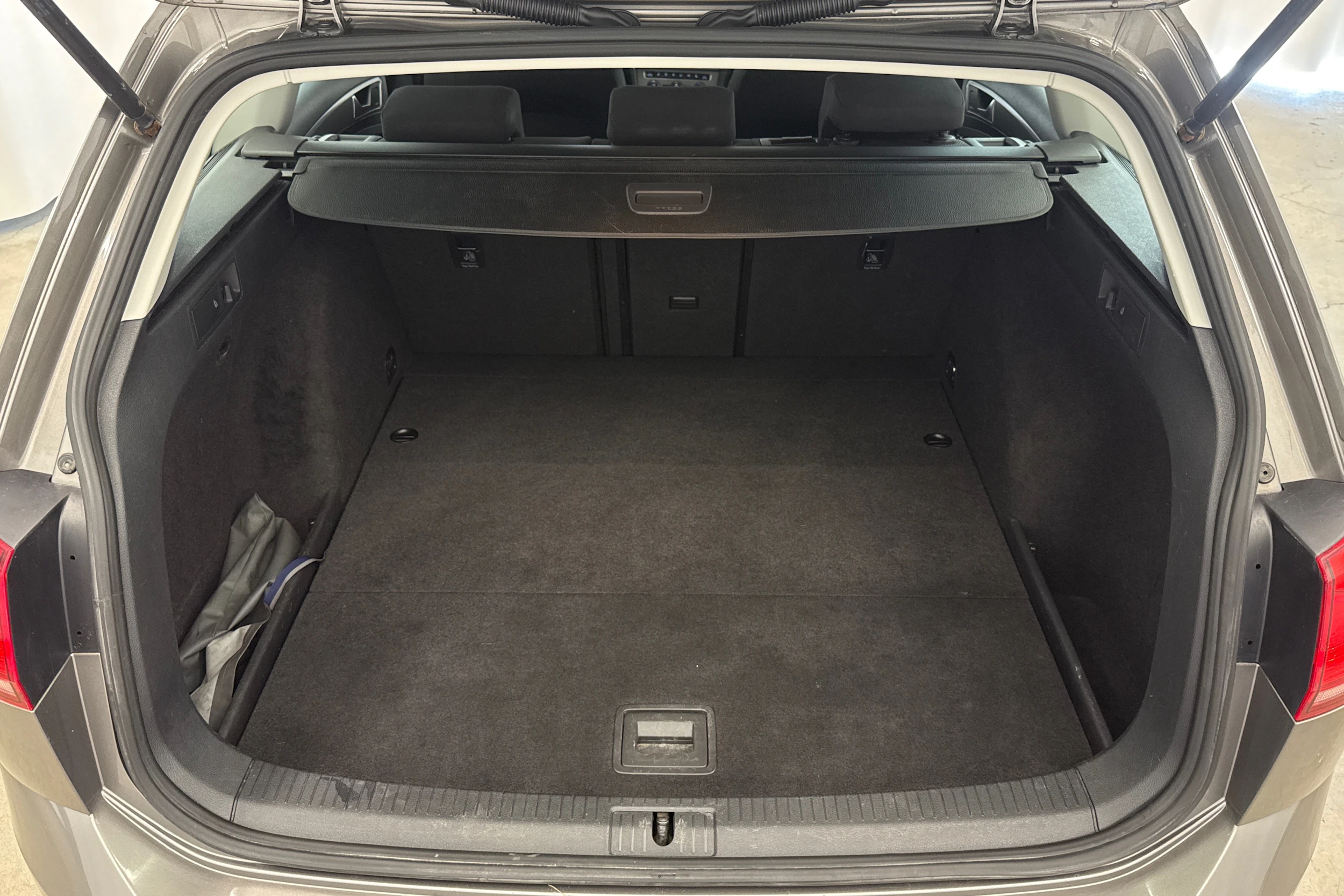 Harmaa Volkswagen GOLF 2014 kuva 25.
