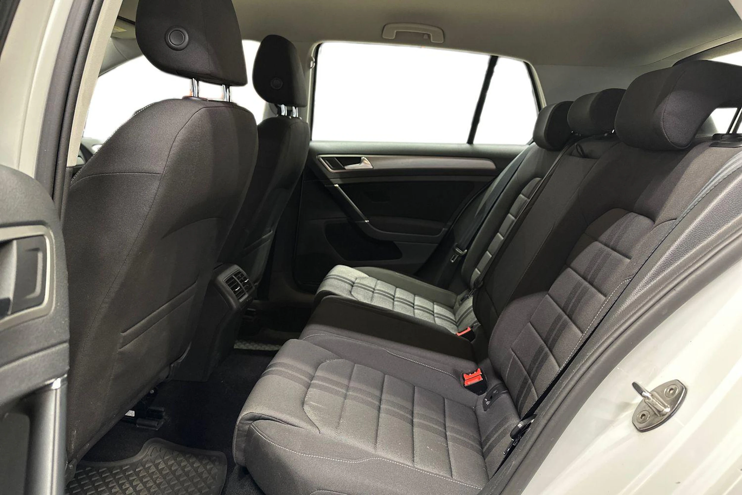valkoinen Volkswagen Golf 2014 kuva 11.