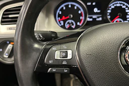 valkoinen Volkswagen Golf 2014 kuva 23.